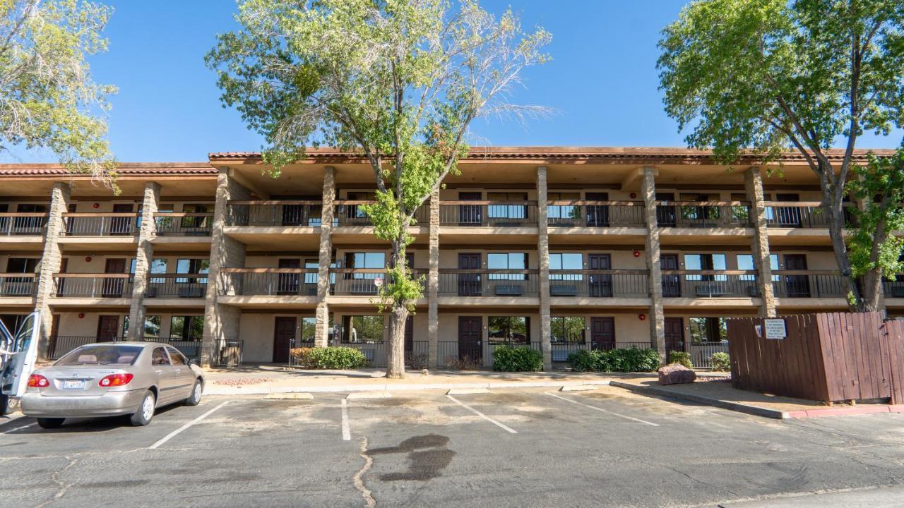 G T Hotels Inn & Suites Extended Stay ヴィクターヴィル エクステリア 写真