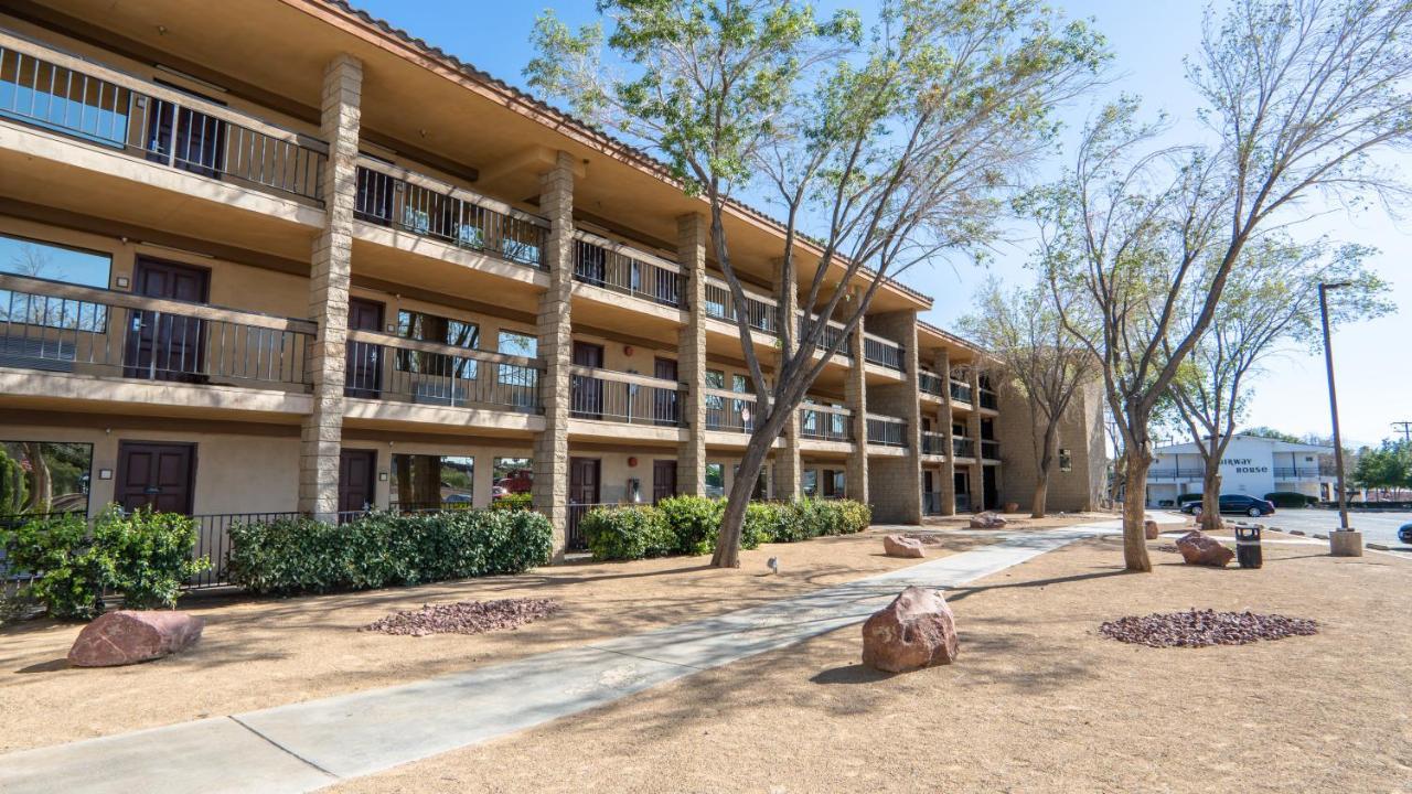 G T Hotels Inn & Suites Extended Stay ヴィクターヴィル エクステリア 写真
