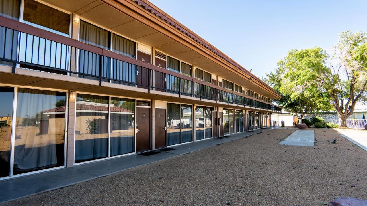 G T Hotels Inn & Suites Extended Stay ヴィクターヴィル エクステリア 写真