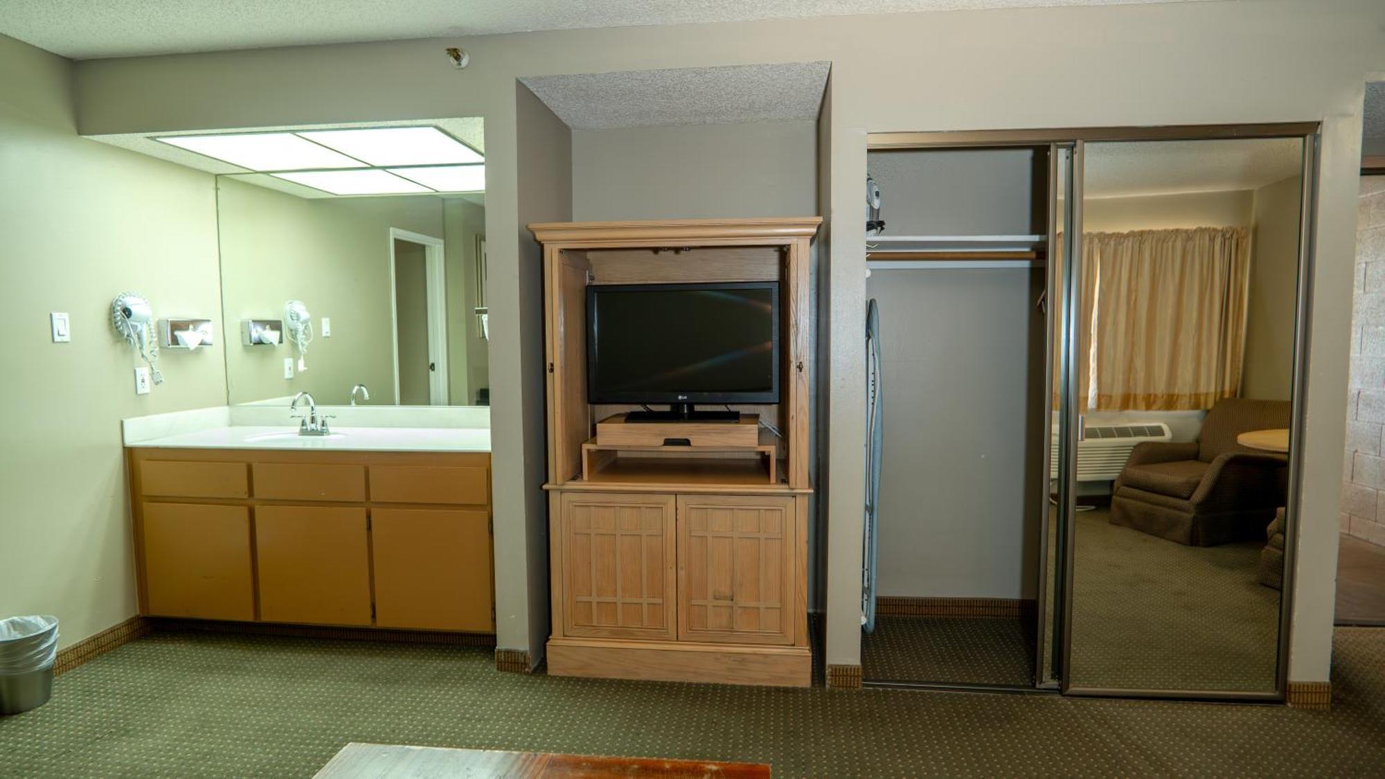 G T Hotels Inn & Suites Extended Stay ヴィクターヴィル エクステリア 写真