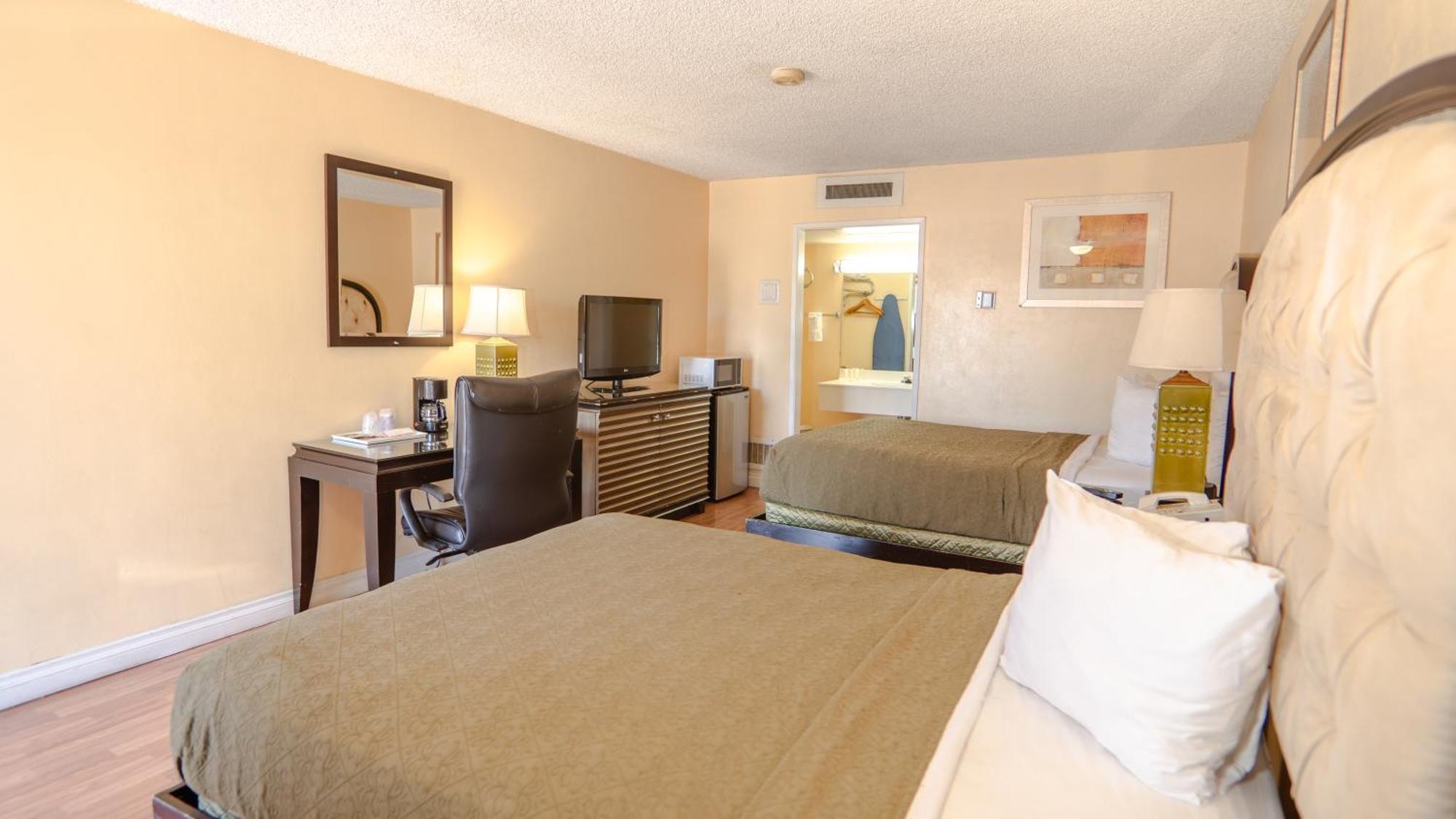 G T Hotels Inn & Suites Extended Stay ヴィクターヴィル エクステリア 写真